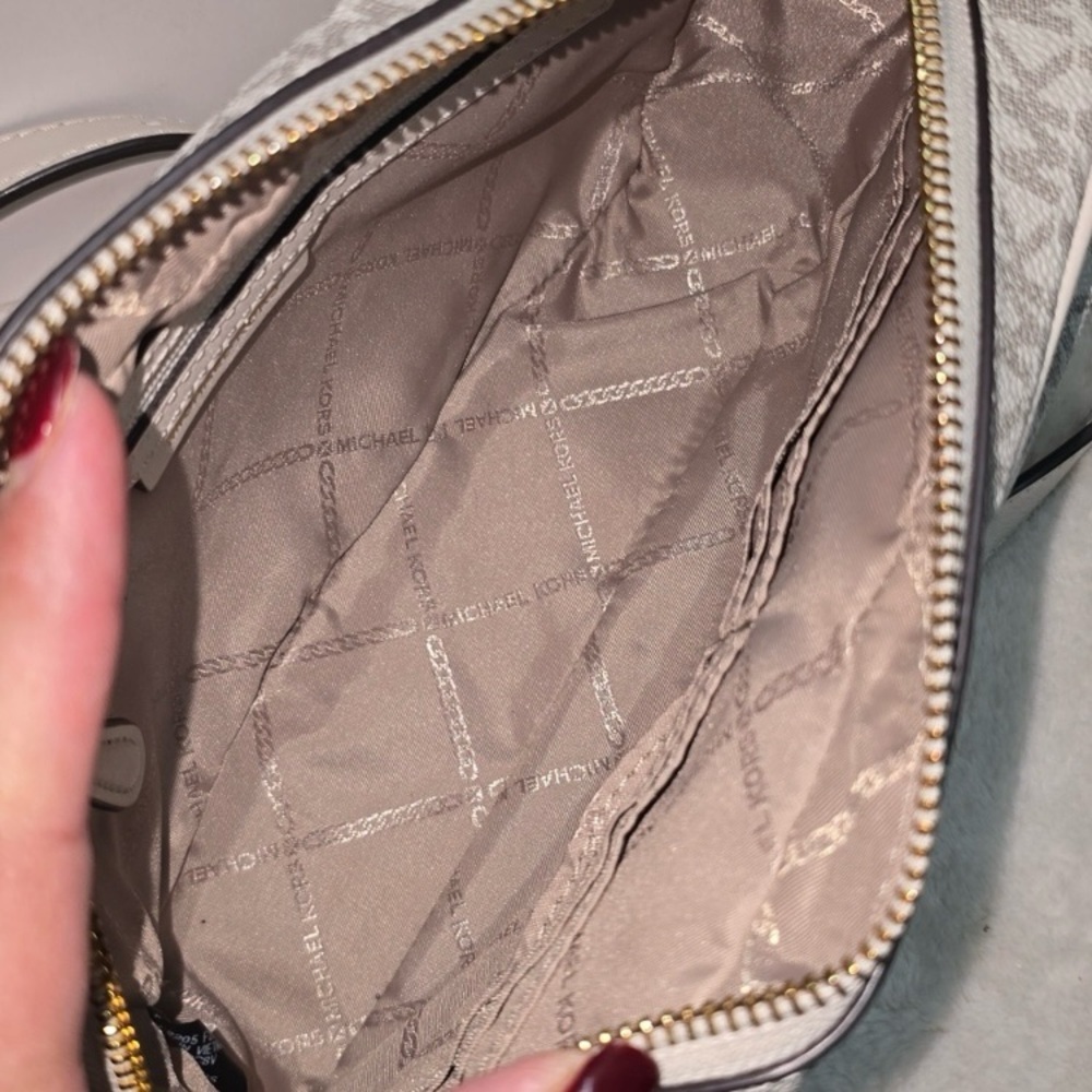 Michael Kors White and Gold Women's Bag NWOT - Picture 5 of 10